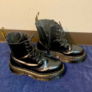 WOMENS SIZE 7 DOC MARTENS JADON PLATFORM || Worn only 3x, too small. Broken in ✅